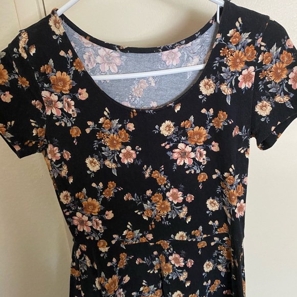 Floral Dress - Picture 3 of 4